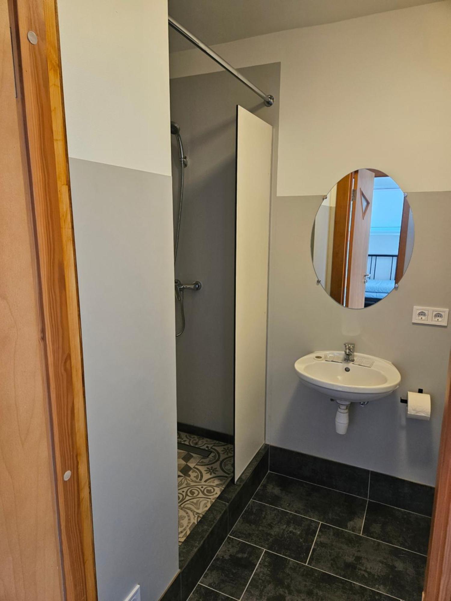 Hostel Brize Liepāja Buitenkant foto